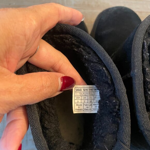 Little Girl UGG Boots – Size 3 - Picture 7 of 10